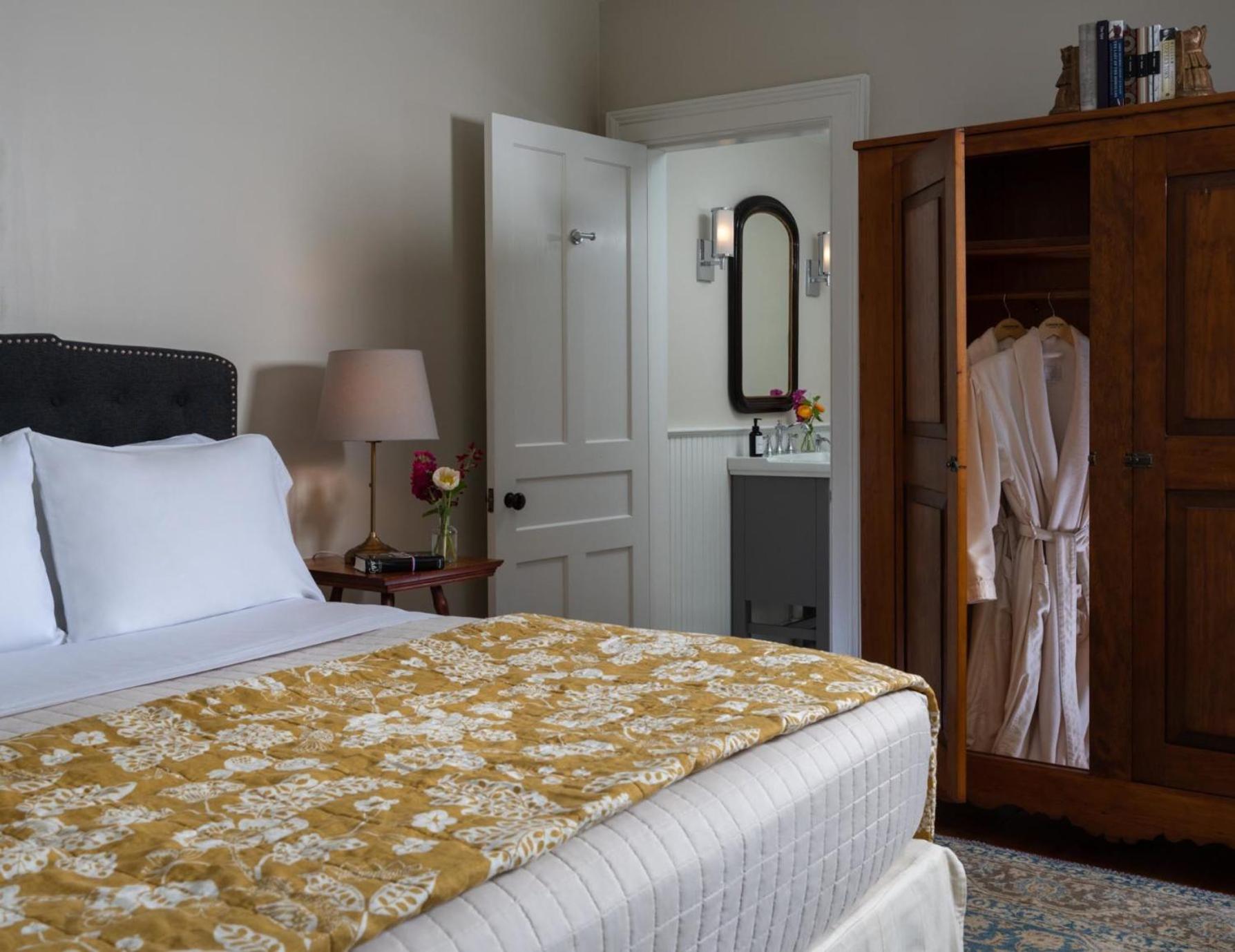 Landmark Inn Cooperstown Bagian luar foto